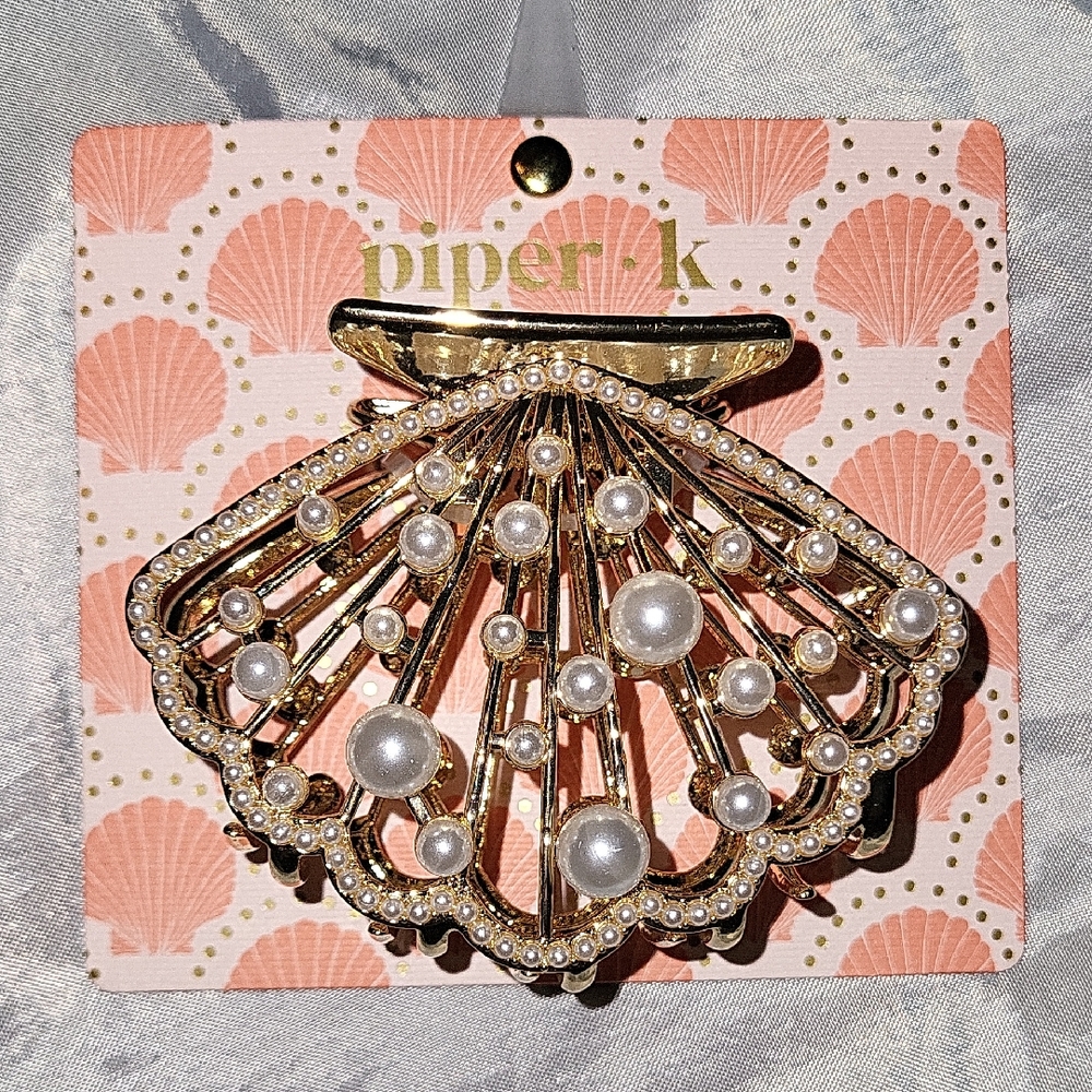 Piper K Gold and Pearl Shell Hairclip